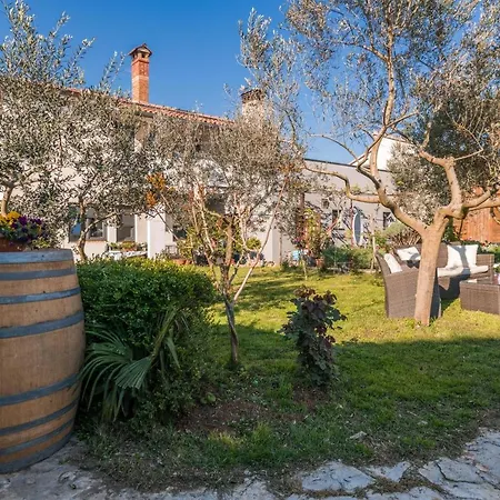 Wine Garden * Pula