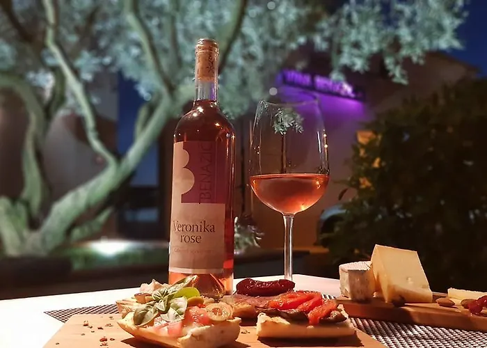 בית נופש Wine Garden פולה