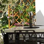 Wine Garden 펜션 풀라